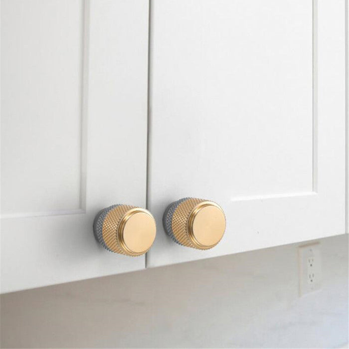 cabinet pulls and knobs